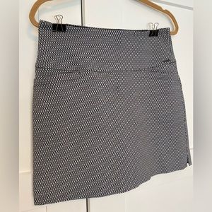 S.C.& Co. skort. Black and white. Size Medium.